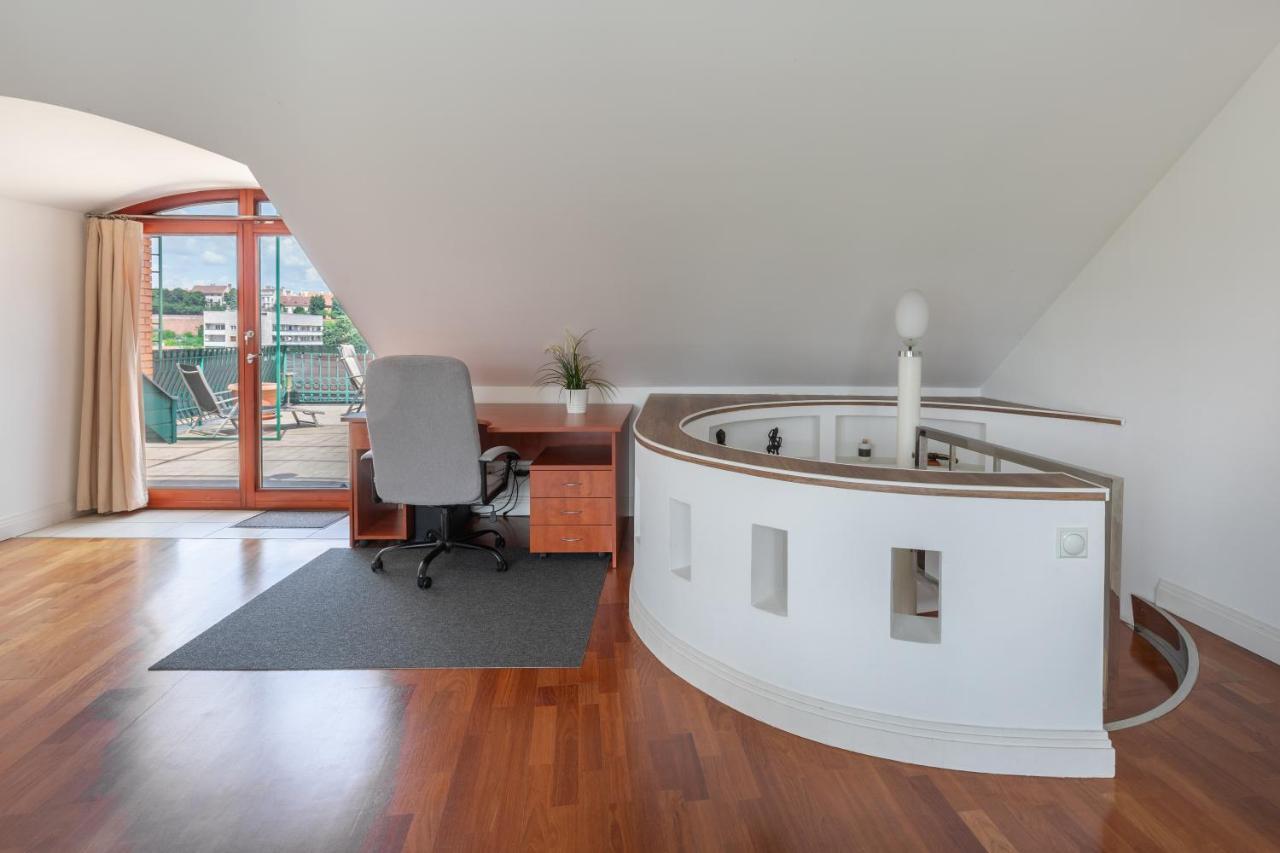 Apartamento Penthouse With Free Parking And Free Bikes, Wellness 8 Min Walk Budapest