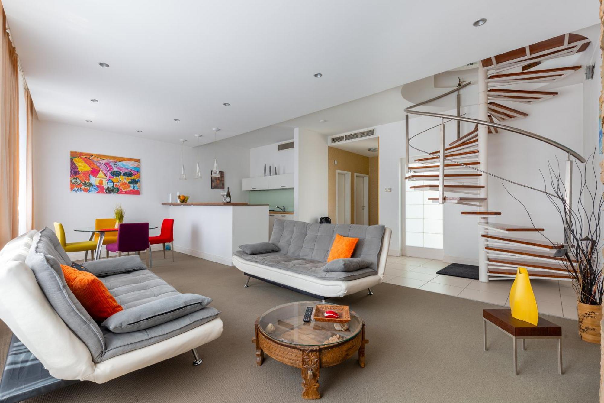 Penthouse With Free Parking And Free Bikes, Wellness 8 Min Walk Apartamento
