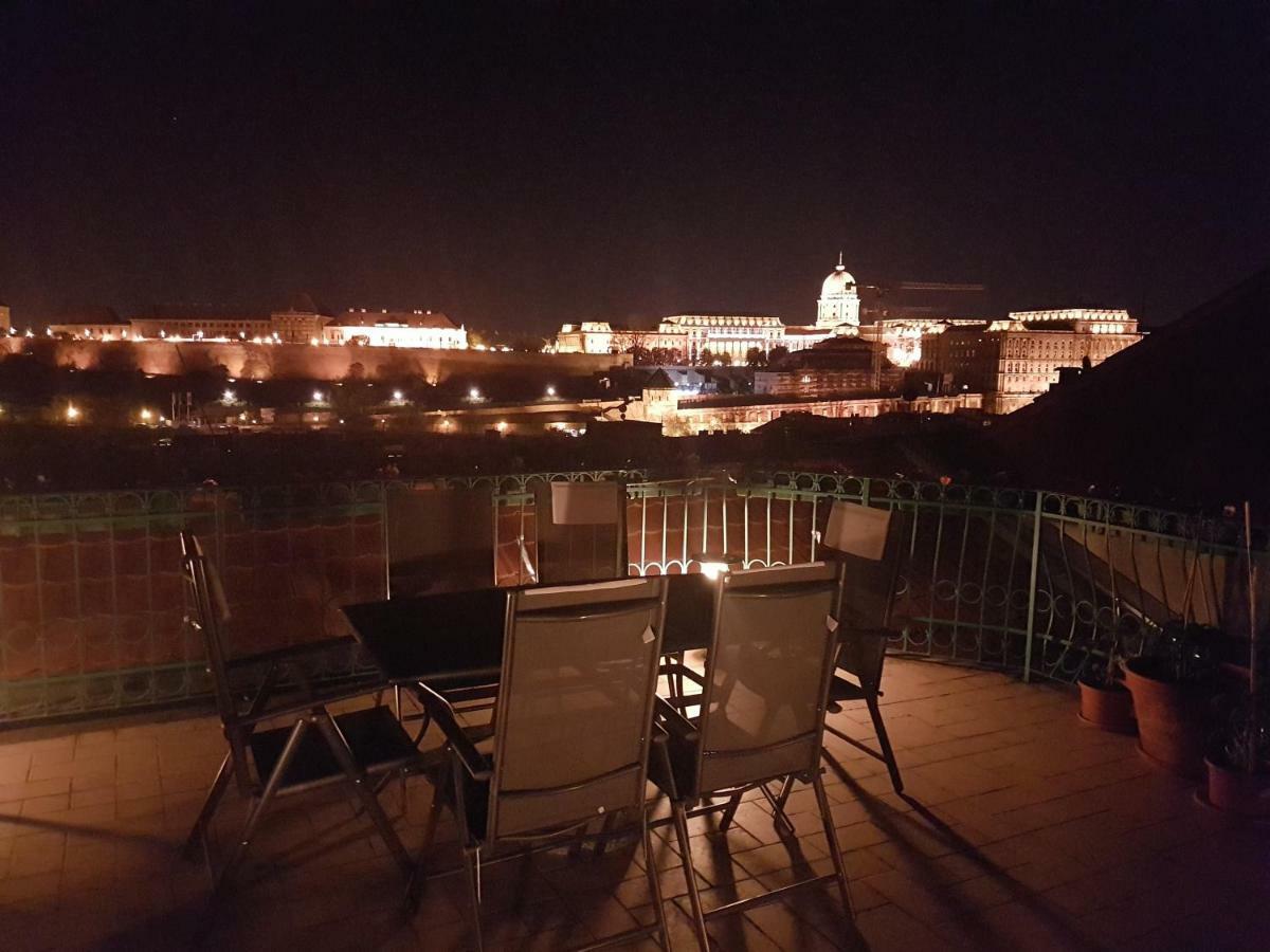 Penthouse With Free Parking And Free Bikes, Wellness 8 Min Walk Apartment Budapest
